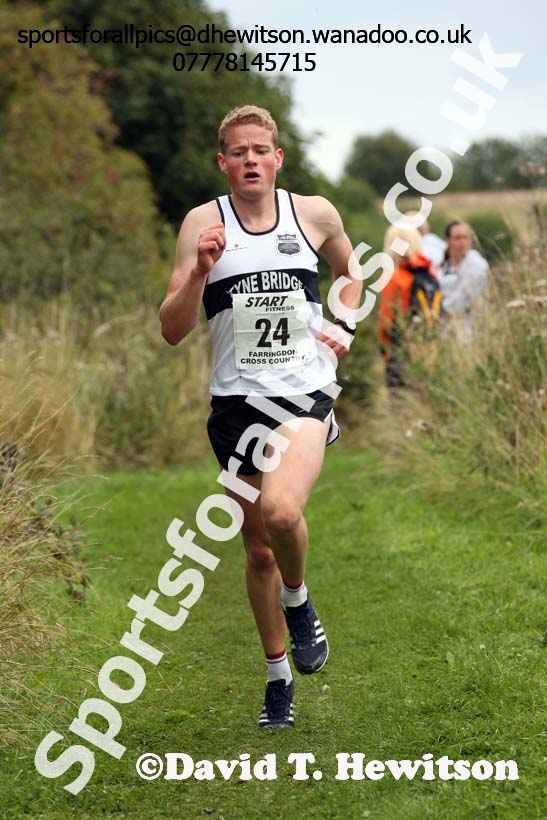 Senior mens relay Sunderland Harriers Open Cross Country. Photo: David T. Hewitson/Sports for All Pics